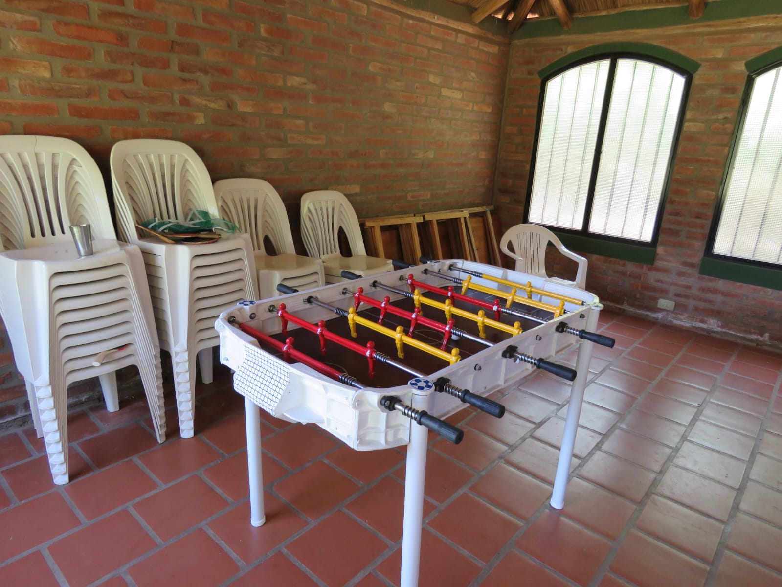 Interior del quincho equipado